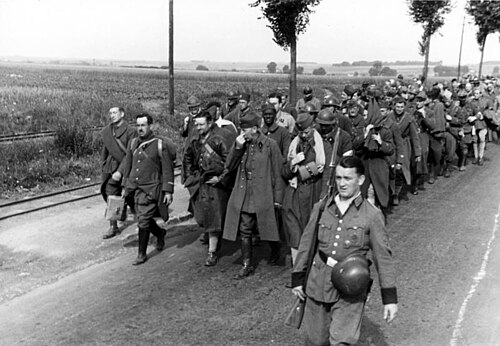 Soldats allemands retournant au pays après la Première Guerre mondiale - mythe de l'armée invaincue
