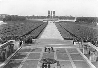 Rassemblement nazi à Nuremberg - montée du fascisme en Europe