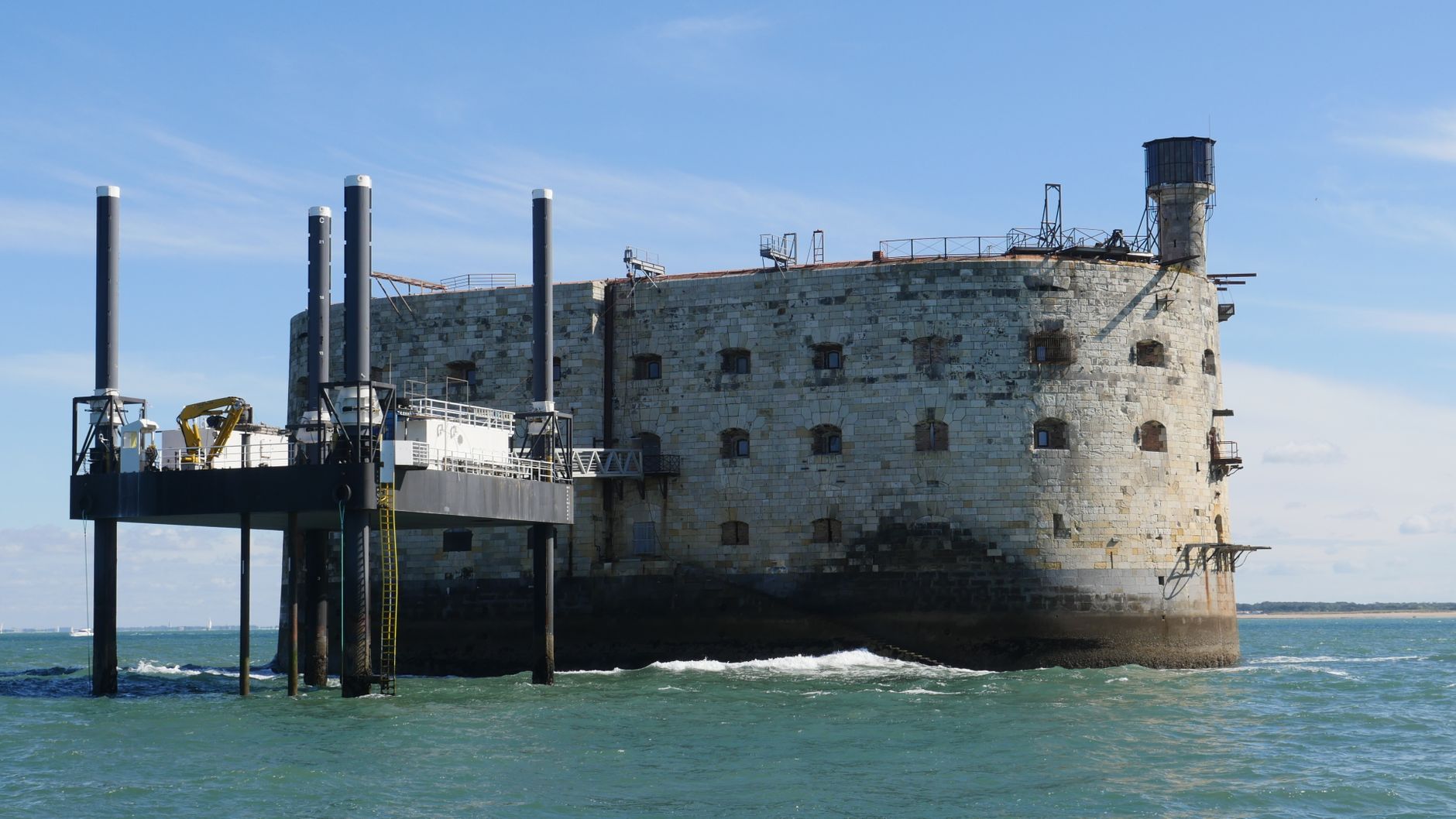 Le Fort Boyard au milieu de l'océan Atlantique
