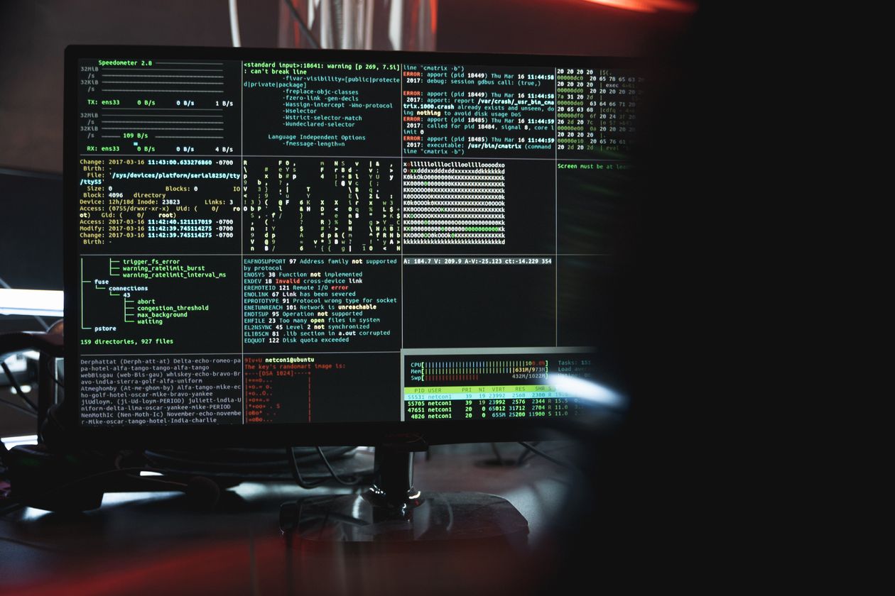 Écran d'ordinateur affichant des données de cybersécurité