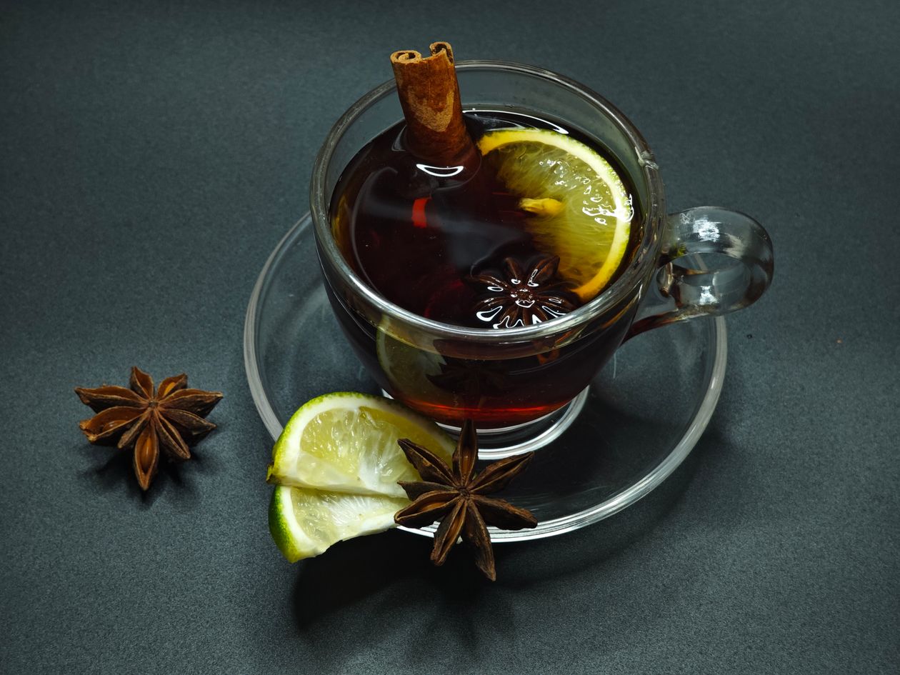 Tisane chaude au citron pour soulager un rhume